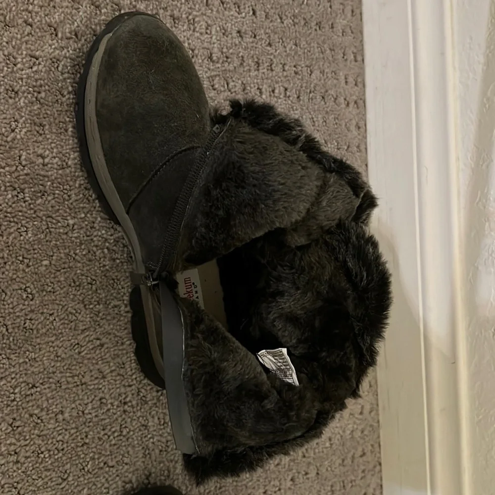 Boots - Picture 4 of 8
